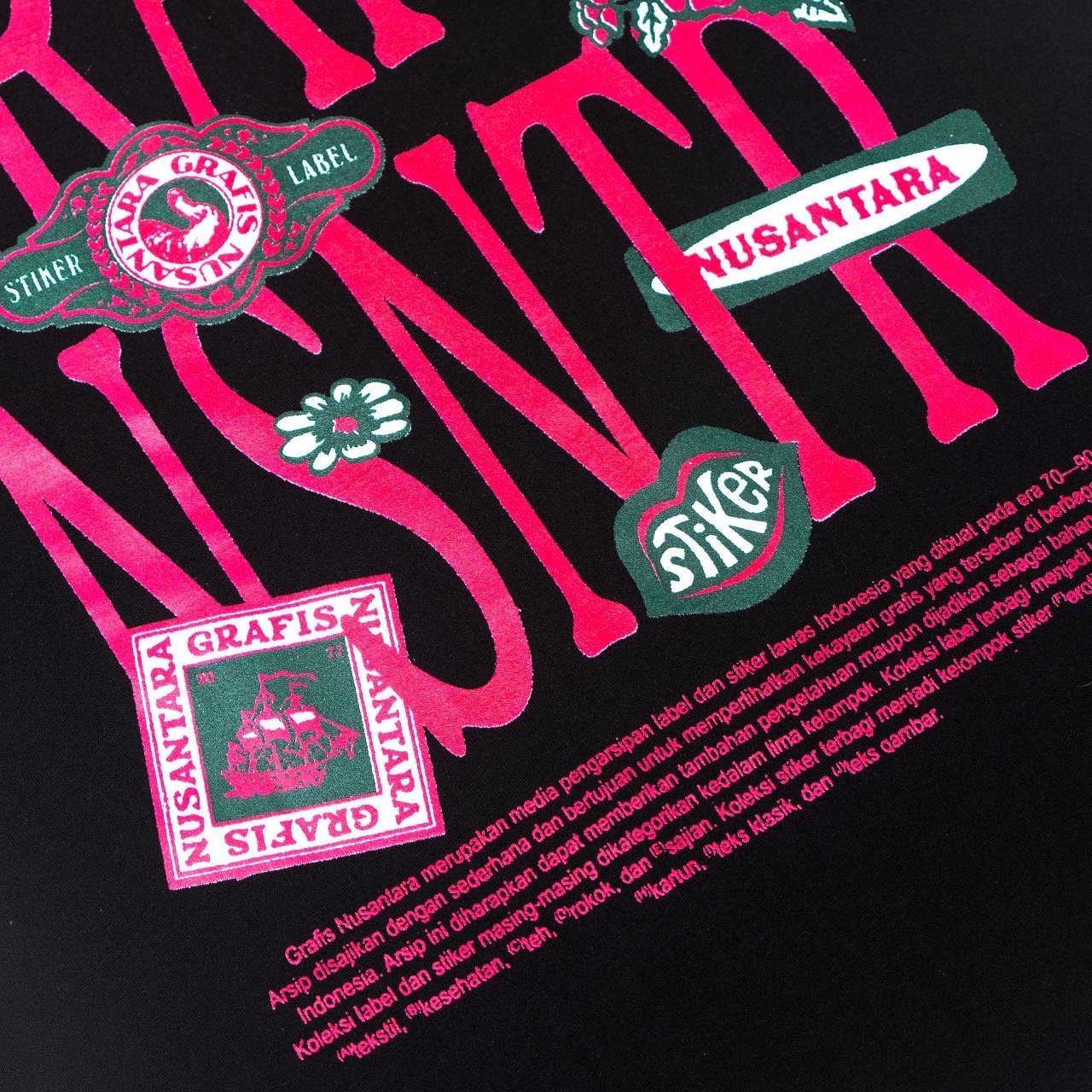 GRAFIS NUSANTARA BLACK/MAGENTA SHORT TEE